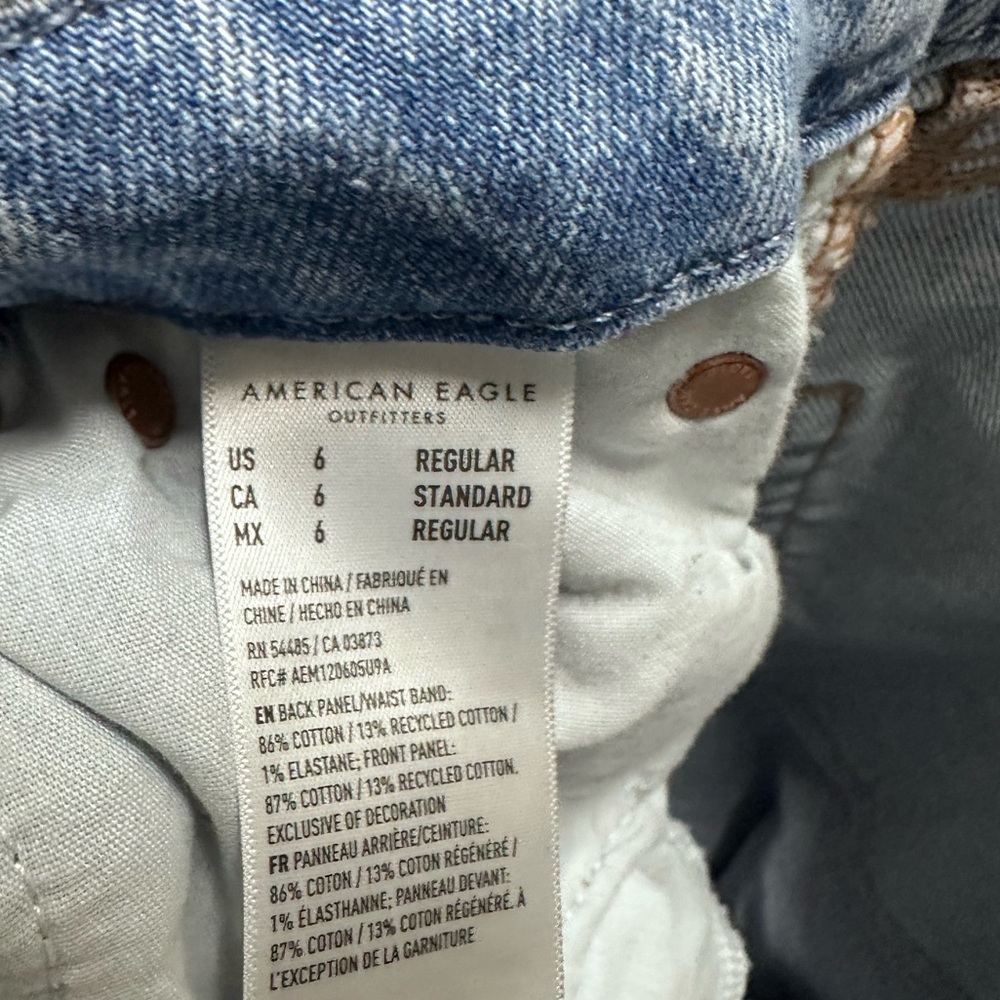 American Eagle Curvy Super High-Rise Baggy Straight Jeans | Size 6 Regular - Picture 3 of 4